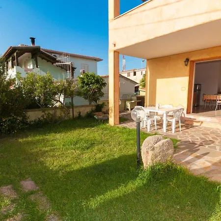 Nannis House *