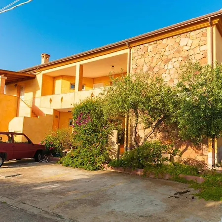 Nannis House * Tanaunella